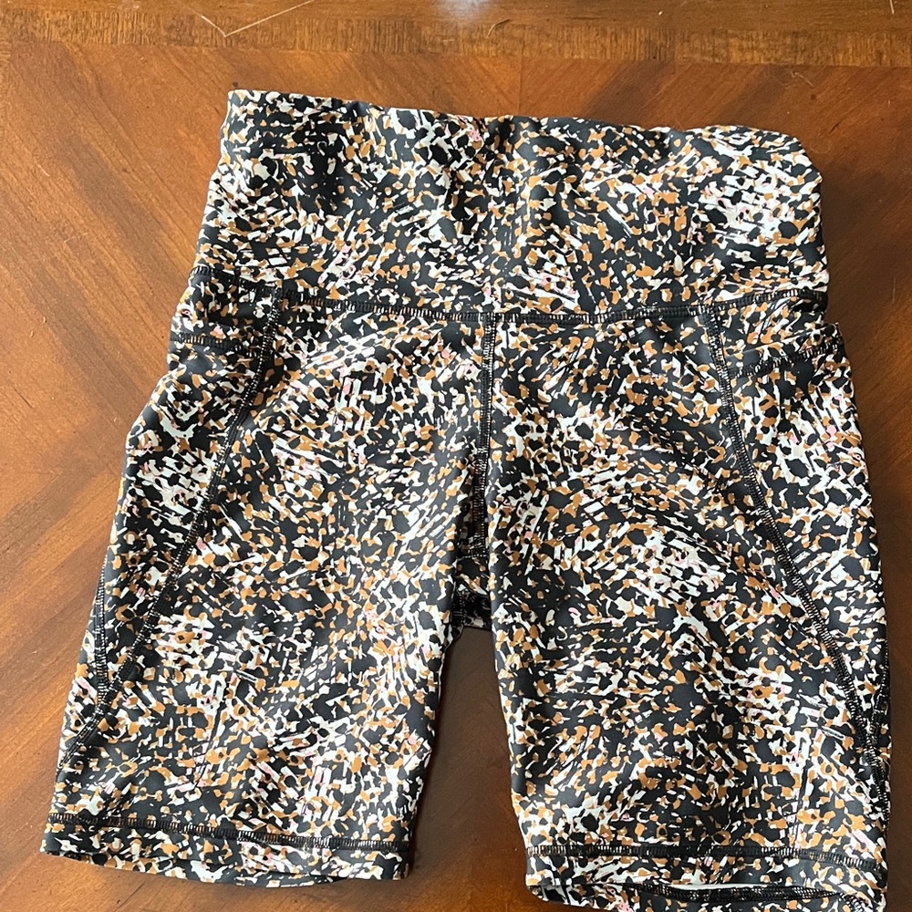 Old Navy Women's Black and Brown Patterned Bike Shorts